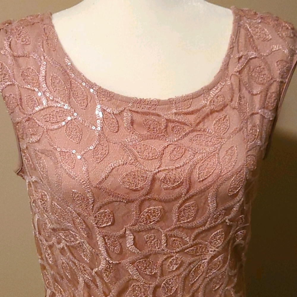 Dress - Picture 2 of 4